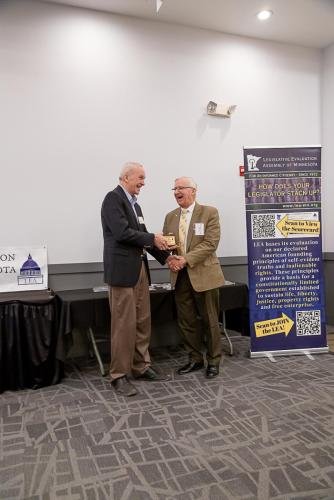 Sen Anderson gets award