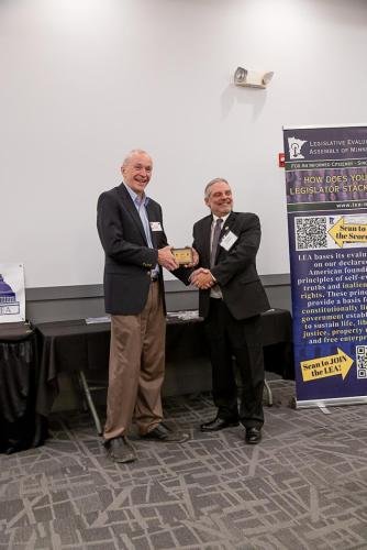 Sen Bahr gets award